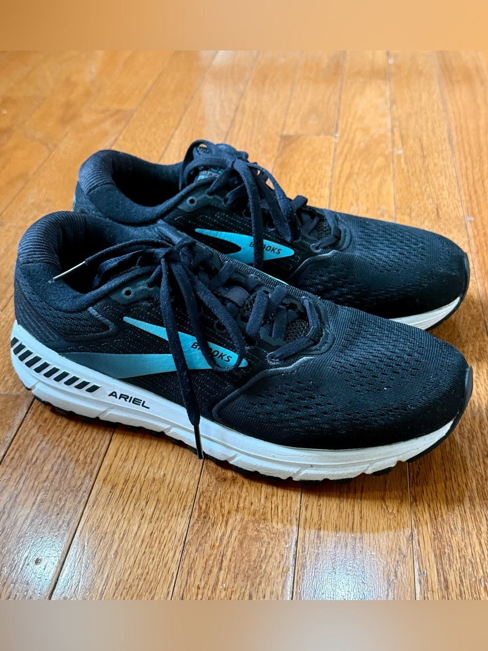 Brooks Women's 9.5 Ariel 20 Running Shoes Athletic Sneakers Walking Stability